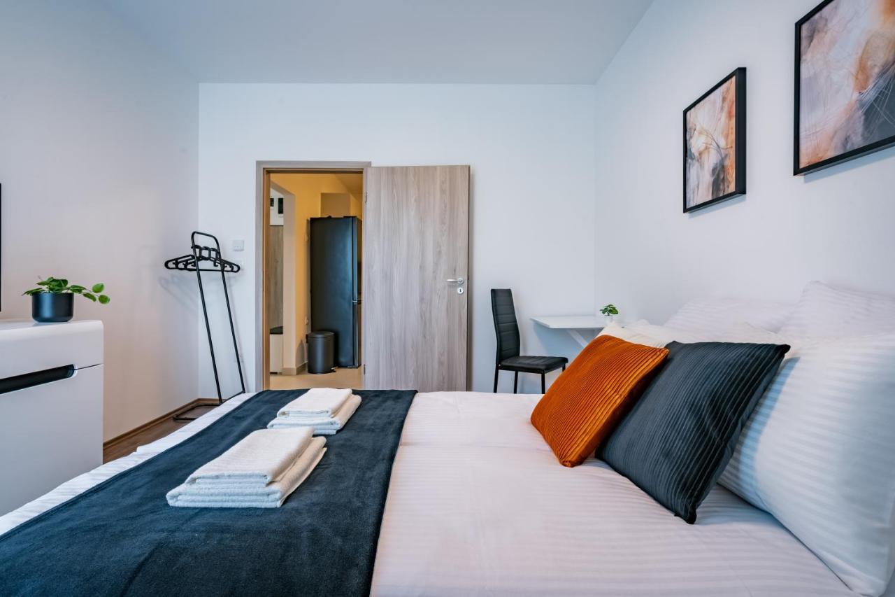 Fox Premium Apartment & Free Private Parking Budapest Exterior photo