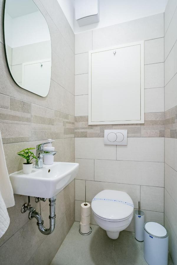 Fox Premium Apartment & Free Private Parking Budapest Exterior photo