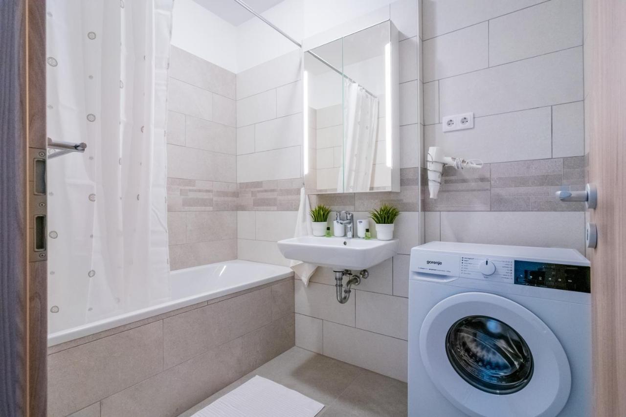 Fox Premium Apartment & Free Private Parking Budapest Exterior photo